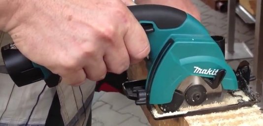 Serra Circular A Bateria 12V-Diam 85Mm Makita - Hs300Dz