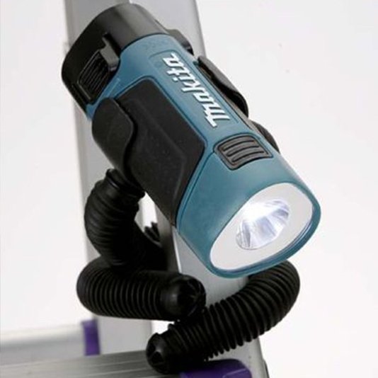 Lanterna Recarr C/Haste Flex 10.6V Makita - Ml101