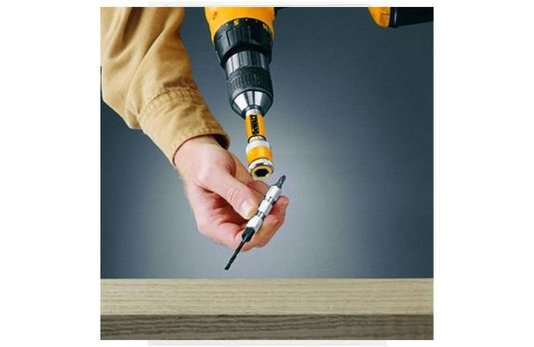 Jogo De Furar/Parafusar Dewalt C/ 8 Pcs Troca Rápida - Dw2730