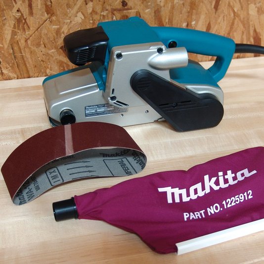 Lixadeira De Cinta 76X610Mm 9920-220V - Makita
