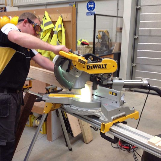 Serra Esquadria Braco Telescopico Dws780-B2 - Dewalt
