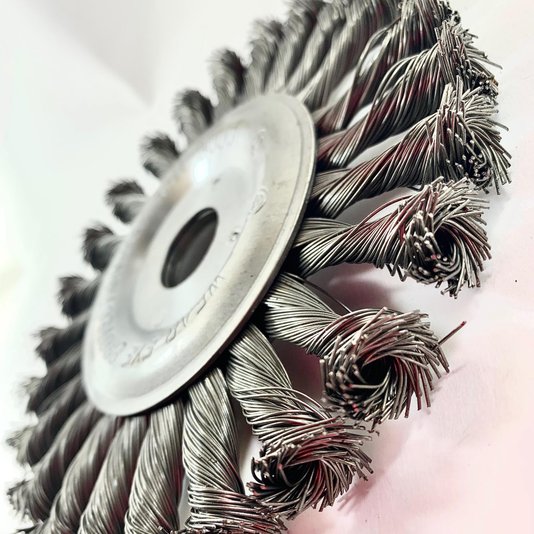 Escova Circular Torcida 6" X 1/2" X 7/8" Vonder - 6325106120