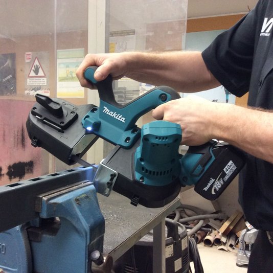 Serra De Fita A Bateria 18 V Dpb181Z Makita