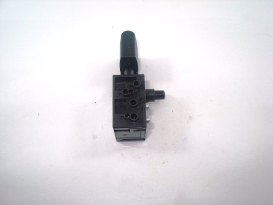 Interruptor Tg823Ab-1 P/4300Bv-127V - 650205-8 - Makita