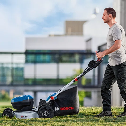 Kit Bosch Cortador de Grama GRA 18V2-46 + 2 Baterias 4Ah e Carregador Bivolt
