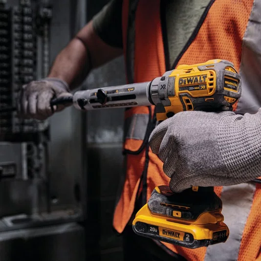 Kit Dewalt Parafusadeira/Furadeira De Impacto 1/2" 20V + 2 Baterias 2Ah + Carregador Bivolt E Bolsa Dewalt - Dcd806D2-Br