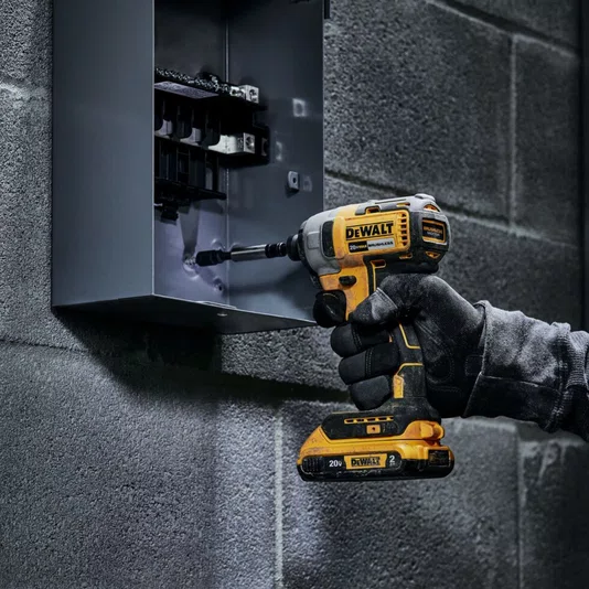 Kit Dewalt Parafusadeira/Furadeira De Impacto 1/2"(Dcd7781) + Parafusadeira De Impacto 1/4" (Dcf7871) + 2 Baterias 2Ah + Carregador Bivolt E Bolsa - Dck276D2-Br
