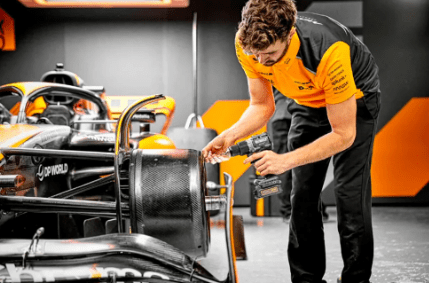 Kit Mclaren F1 Team 20V Furadeira/Parafusadeira Impacto Edição Limitada Dewalt - Dck200Me2Gt-Br