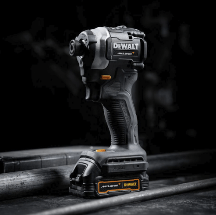 Kit Mclaren F1 Team 20V Furadeira/Parafusadeira Impacto Edição Limitada Dewalt - Dck200Me2Gt-Br
