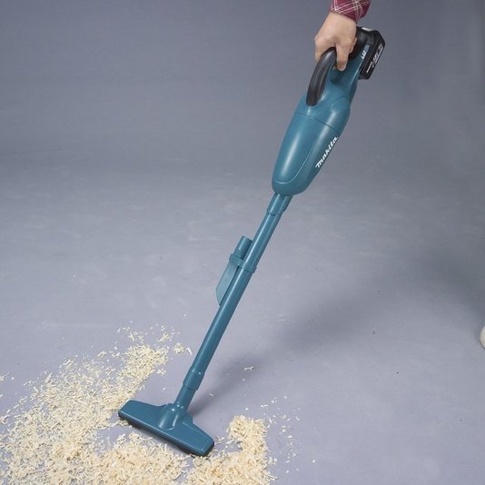 Kit Motoserra Parafusadeiras e Aspirador Makita a Bateria