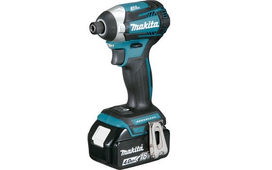 Kit Motoserra Parafusadeiras e Aspirador Makita a Bateria