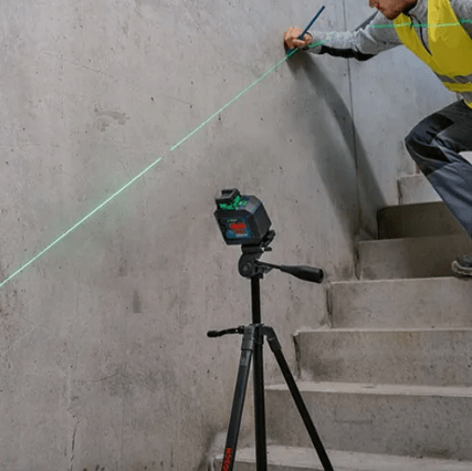 Nível A Laser Gll 220 Bosch + Bt 150 G + 4 Pilhas Duracell - 0615A001Yd
