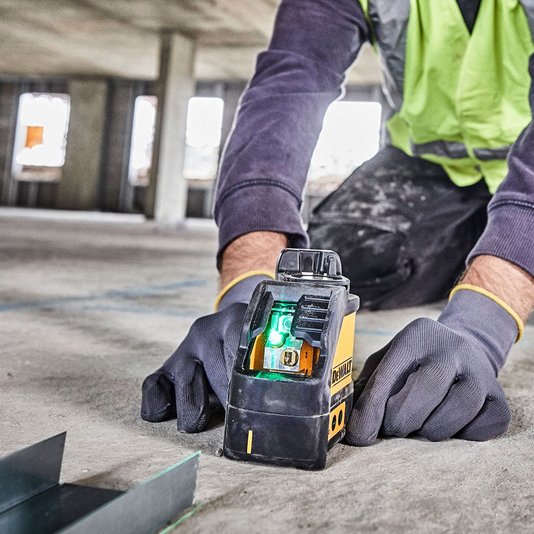 Nível Laser Com Linhas Cruzadas Verdes De 30M E Auto Nivelação Dewalt - Dw088Cg-La