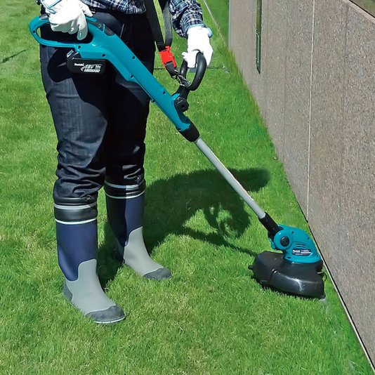 Parafusadeira 18v Makita Com Aparador a Bateria de Brinde