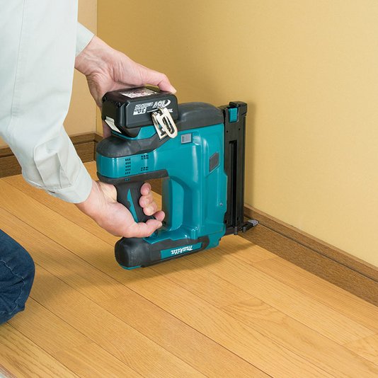 Pinador 18Ga 50Mm A Bateria 18V Lxt Dbn500Rfj - Makita