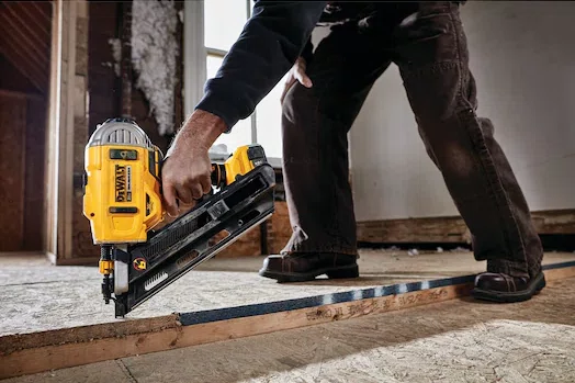 Pinador Sem Fio 30 20V Max* Brushless - Dcn692B