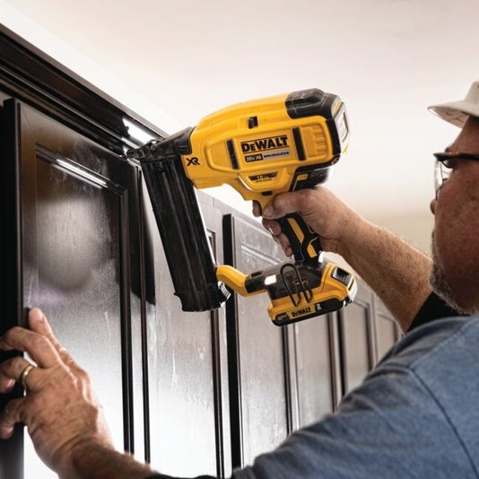 Pinador De 18Ga Sem Fio 20V Max* Xr Brushless Dewalt - Dcn680B