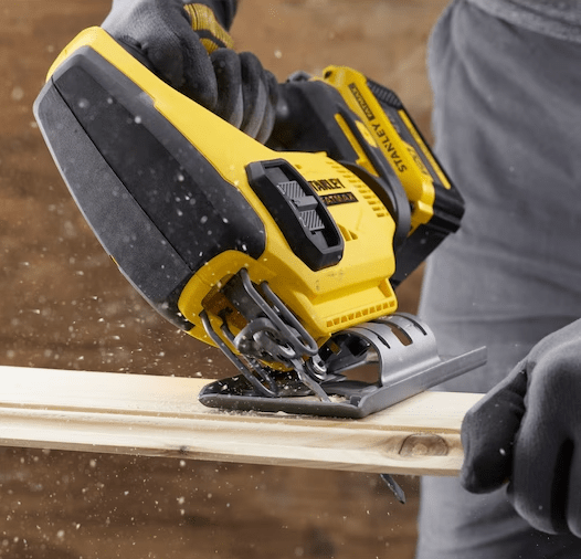 Kit Stanley Serra Tico-Tico 20V Max* + 1 Baterias 2Ah + Carregador Bivolt E Maleta - Scj600D1K-Br