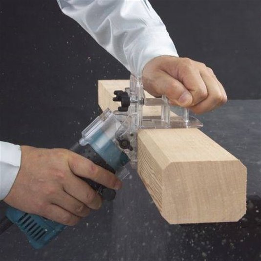 Tupia C/ Base Articulada Makita 6Mm 220V - 3710-220V