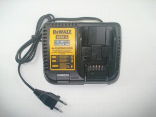 Carregador Dcb101 /  Dcb115 12V A 20V Dewalt 220V N114502 - N406054